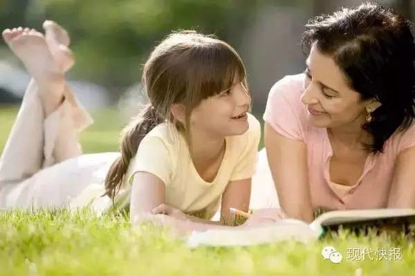 小学六年级女生精神萎靡，成绩一落千丈，妈妈竟然从她书包里翻出这个……