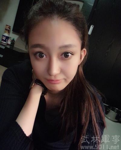 曲昱曈素颜照