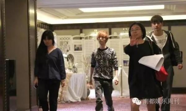 只想问一句，这照片谁拍的？小四不哭！